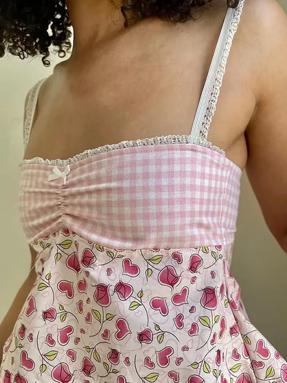 Women Y2k Backless Tank Top Vintage Lace Trim Floral Patchwork Cami Crop Top Summer Party Club Vest 00s Retro Shirt